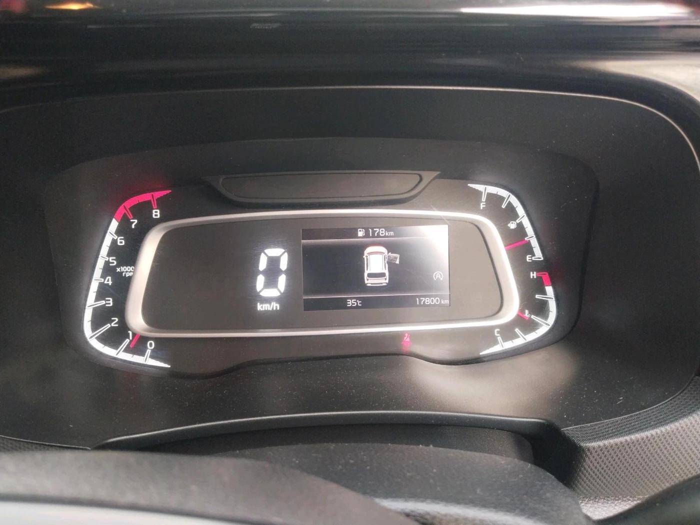 2025 KIA SONET HTK (O) 1.2 Petrol MT, Petrol, Manual, 17,800 km, interior