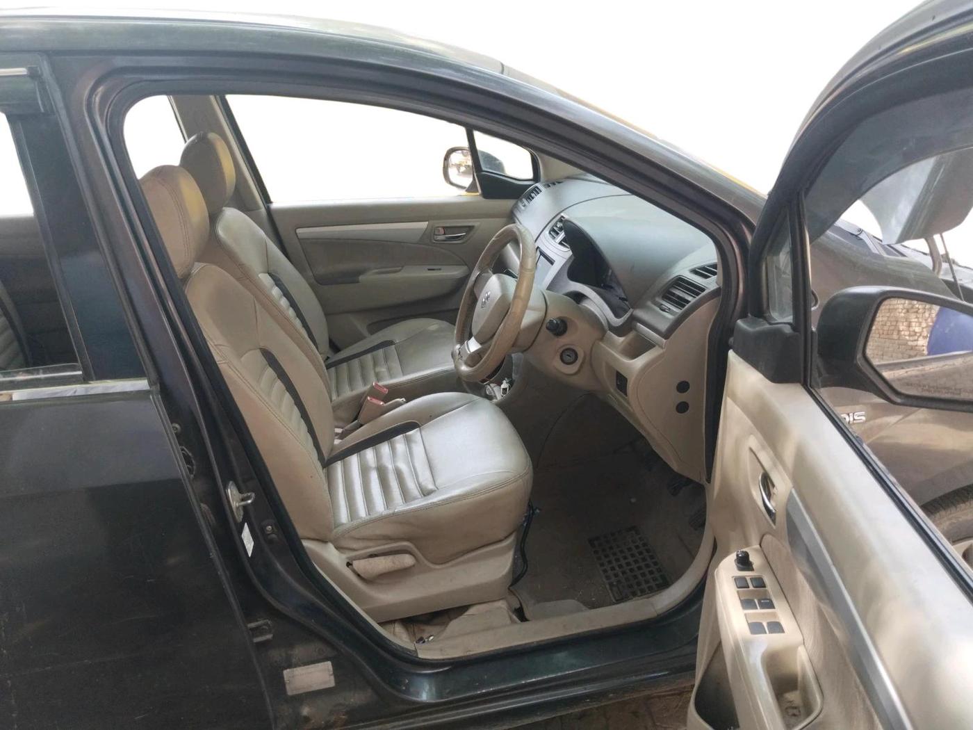 2013 Maruti Ertiga VDI, Diesel, Manual, 88,801 km, interior
