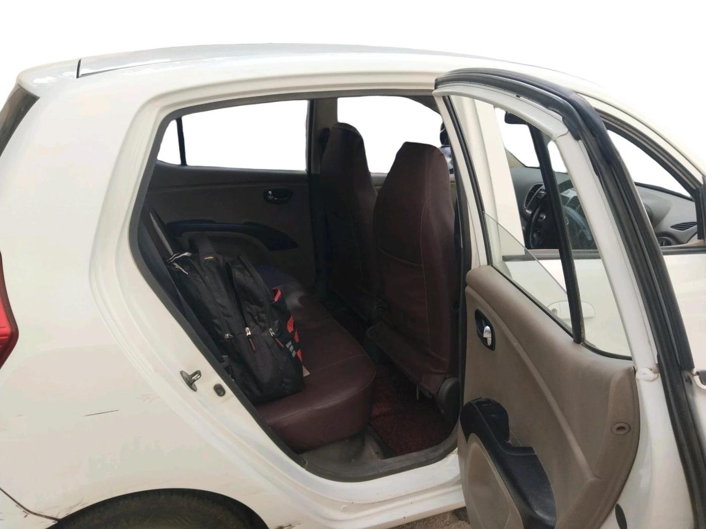 2011 Hyundai i10 MAGNA 1.2, Petrol, Manual, 1,19,324 km, interior