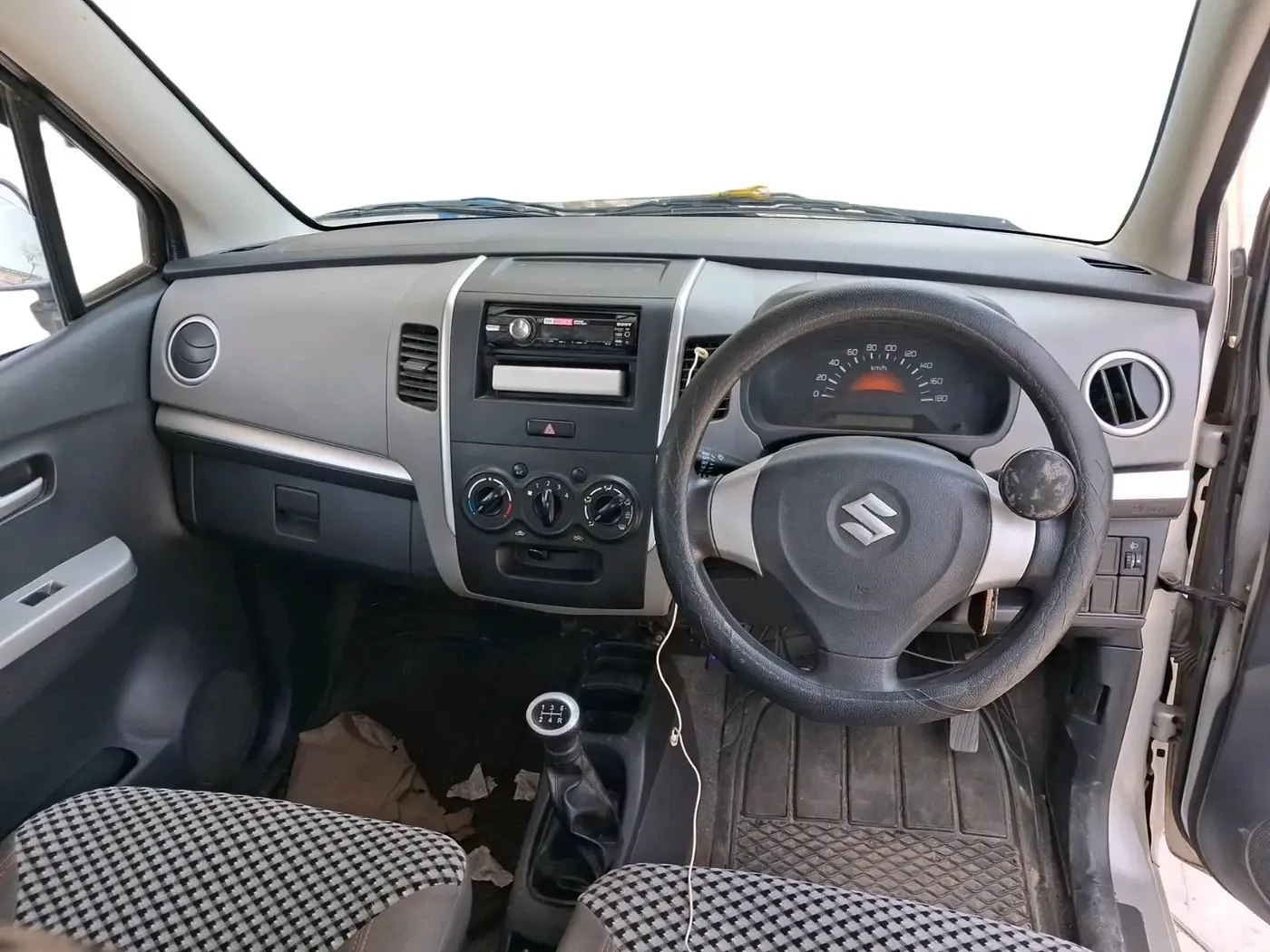 2011 Maruti Wagon R 1.0 LXI, Petrol, Manual, 38,854 km, interior