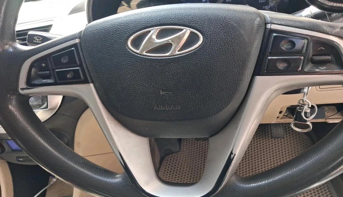 2014 Hyundai Verna FLUIDIC 1.6 CRDI SX, Diesel, Manual, 1,90,722 km, interior