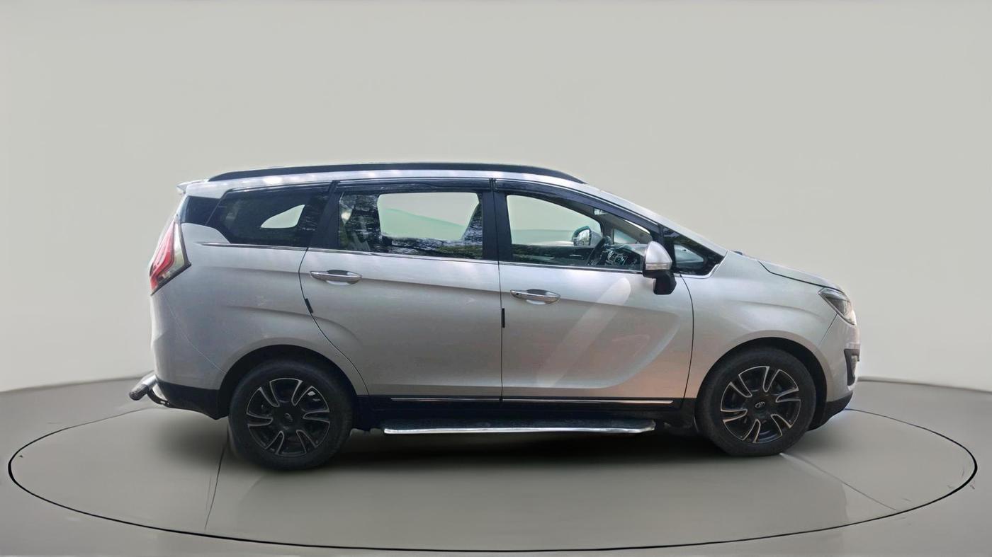 2023 Mahindra MARAZZO M 6 + 8 STR, Diesel, Manual, 32,137 km, exterior