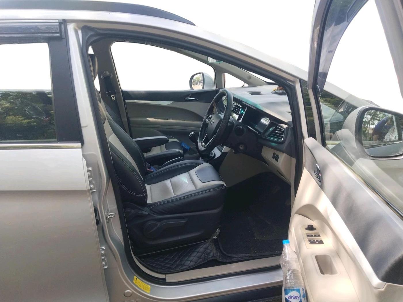 2023 Mahindra MARAZZO M 6 + 8 STR, Diesel, Manual, 32,137 km, interior