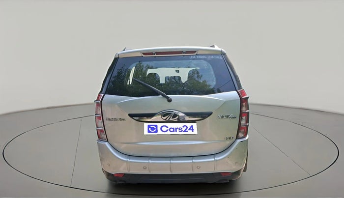 2016 Mahindra XUV500 W10, Diesel, Manual, 98,383 km, exterior