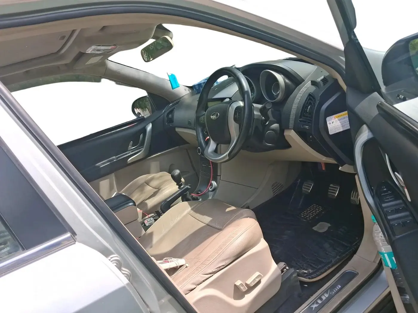 2016 Mahindra XUV500 W10, Diesel, Manual, 98,383 km, interior