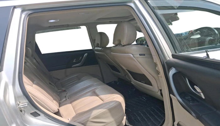 2016 Mahindra XUV500 W10, Diesel, Manual, 98,383 km, interior