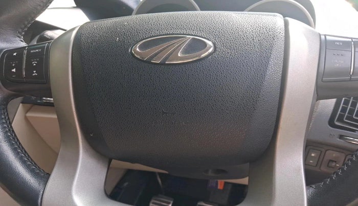 2016 Mahindra XUV500 W10, Diesel, Manual, 98,383 km, interior