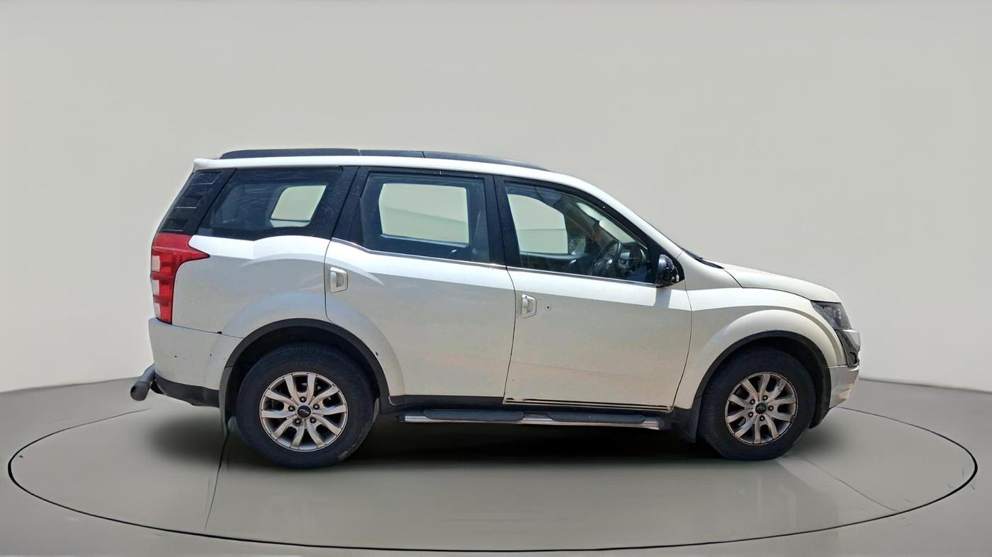 2016 Mahindra XUV500 W10, Diesel, Manual, 83,541 km, exterior