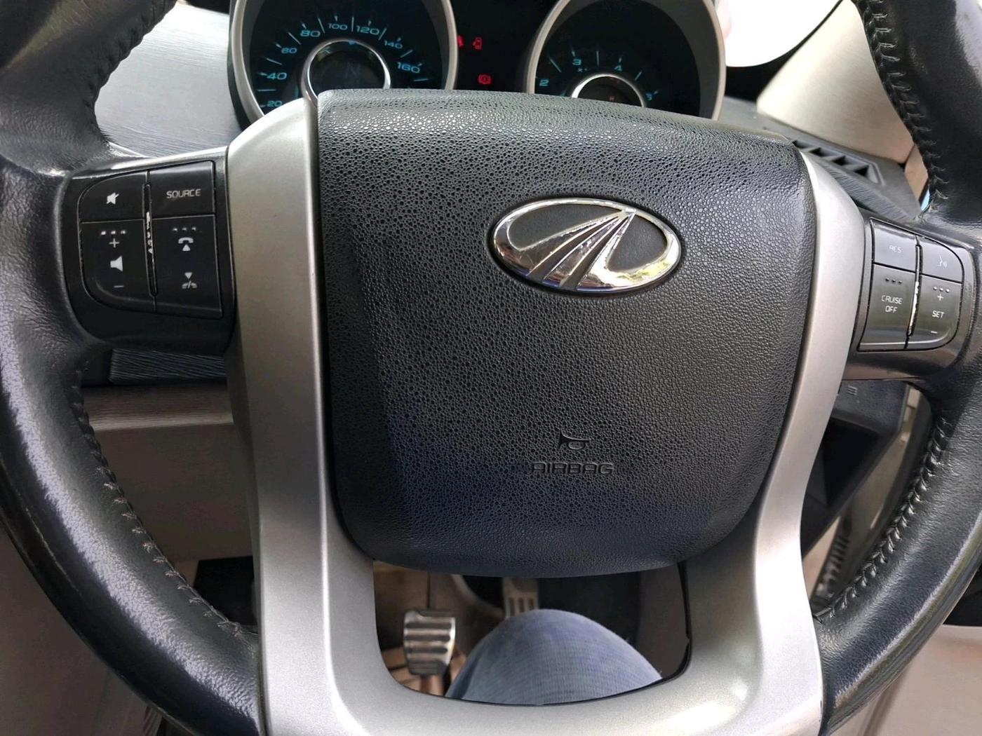2016 Mahindra XUV500 W10, Diesel, Manual, 83,541 km, interior