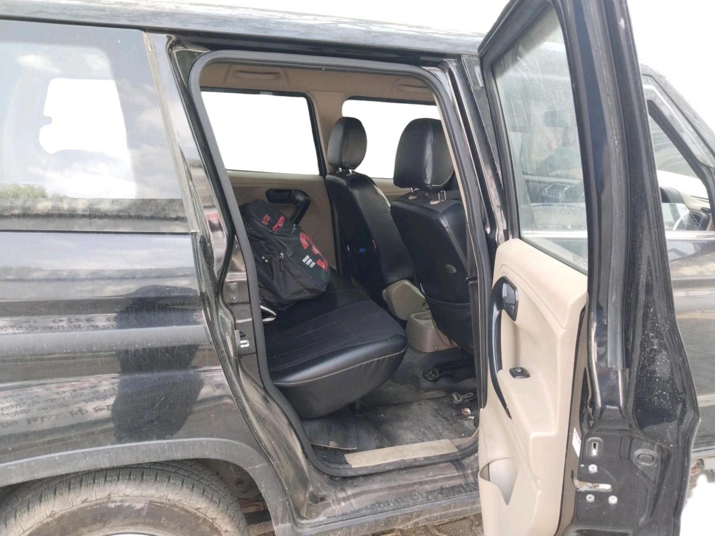 2023 Mahindra BOLERO NEO N 8, Diesel, Manual, 13,070 km, interior