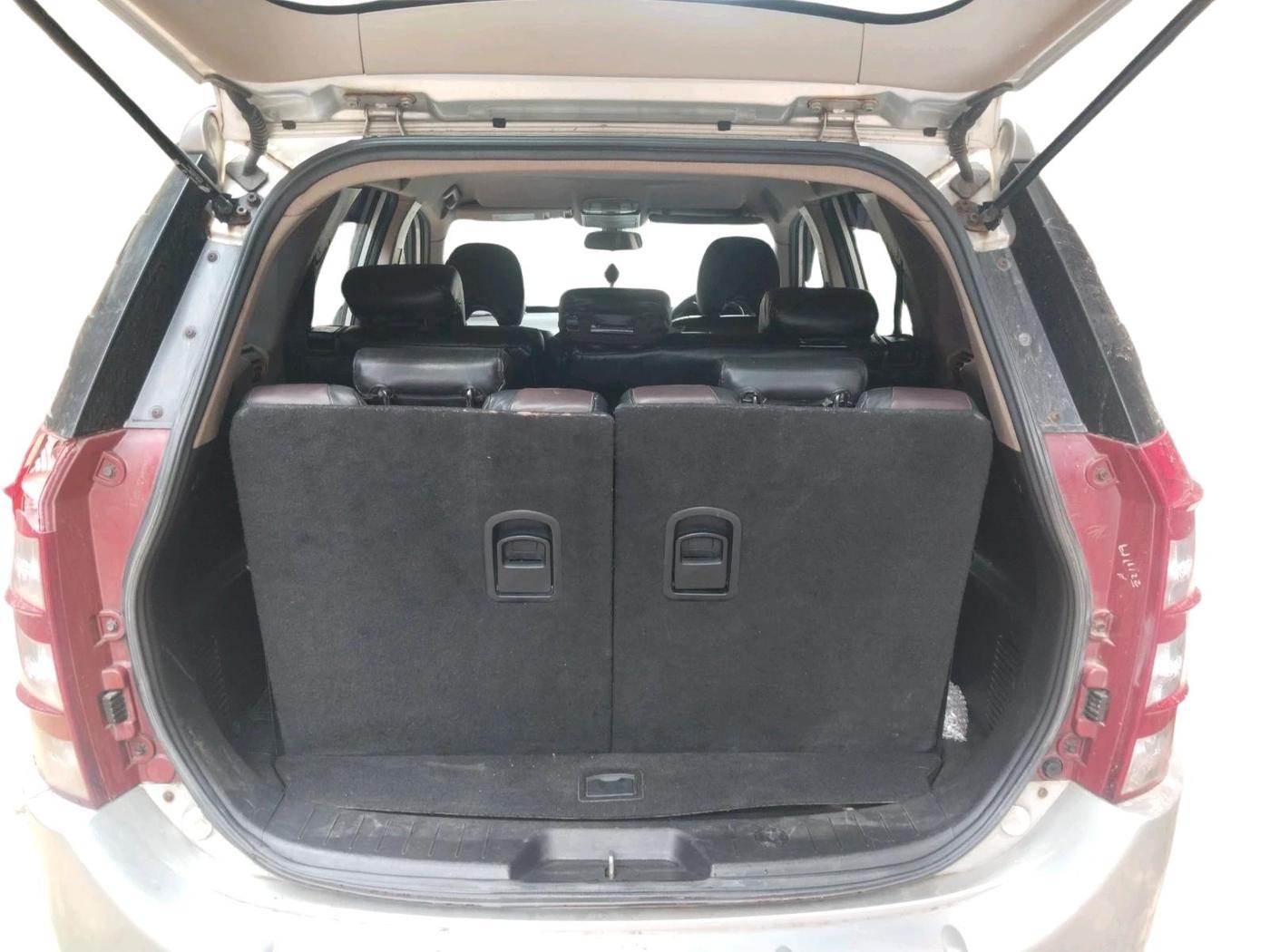 2014 Mahindra XUV500 W6, Diesel, Manual, 1,16,812 km, exterior