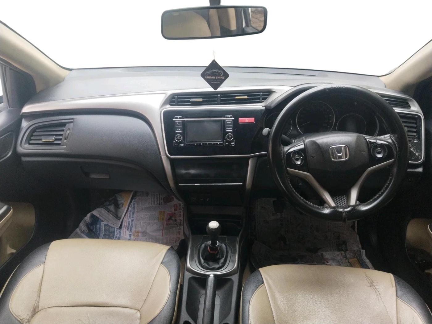 2015 Honda City 1.5L I-DTEC V, Diesel, Manual, 1,93,249 km, interior