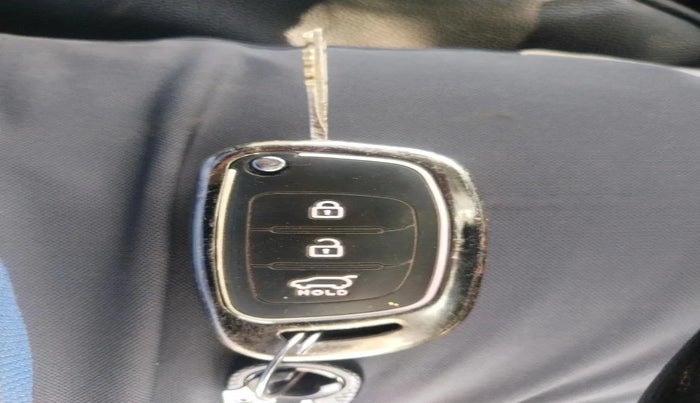 2015 Hyundai Xcent S 1.2, Petrol, Manual, 1,37,951 km, interior