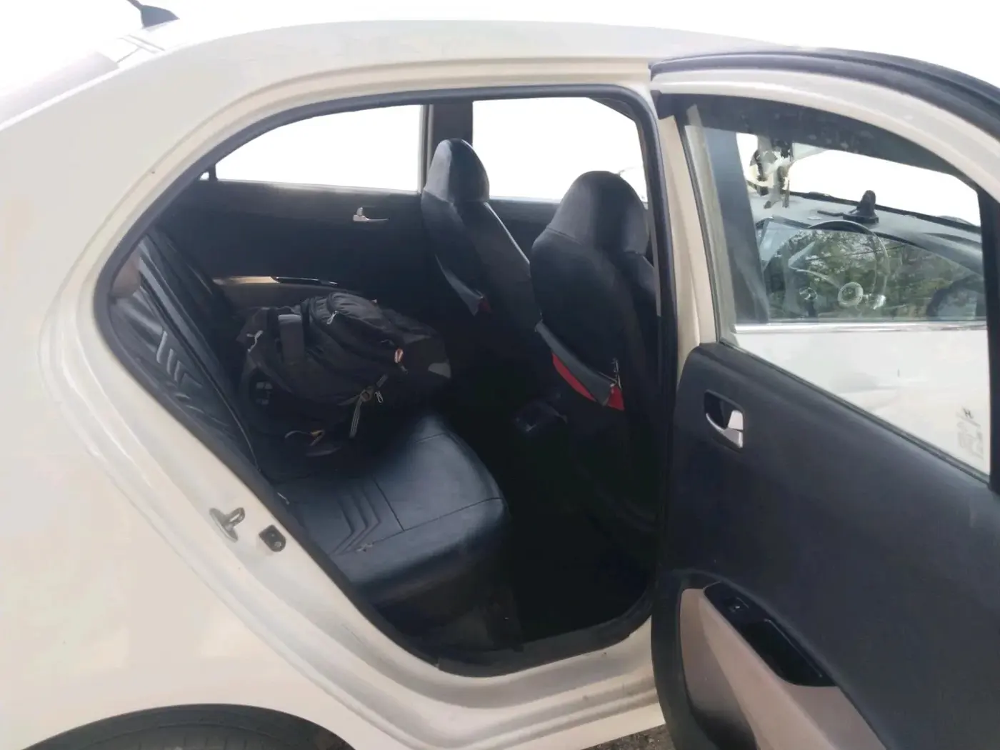 2015 Hyundai Xcent S 1.2, Petrol, Manual, 1,37,951 km, interior