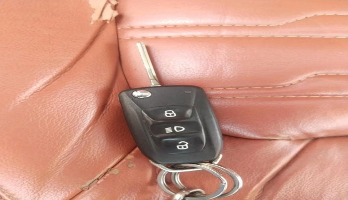 2021 Tata NEXON XM SUNROOF PETROL, Petrol, Manual, 47,013 km, interior