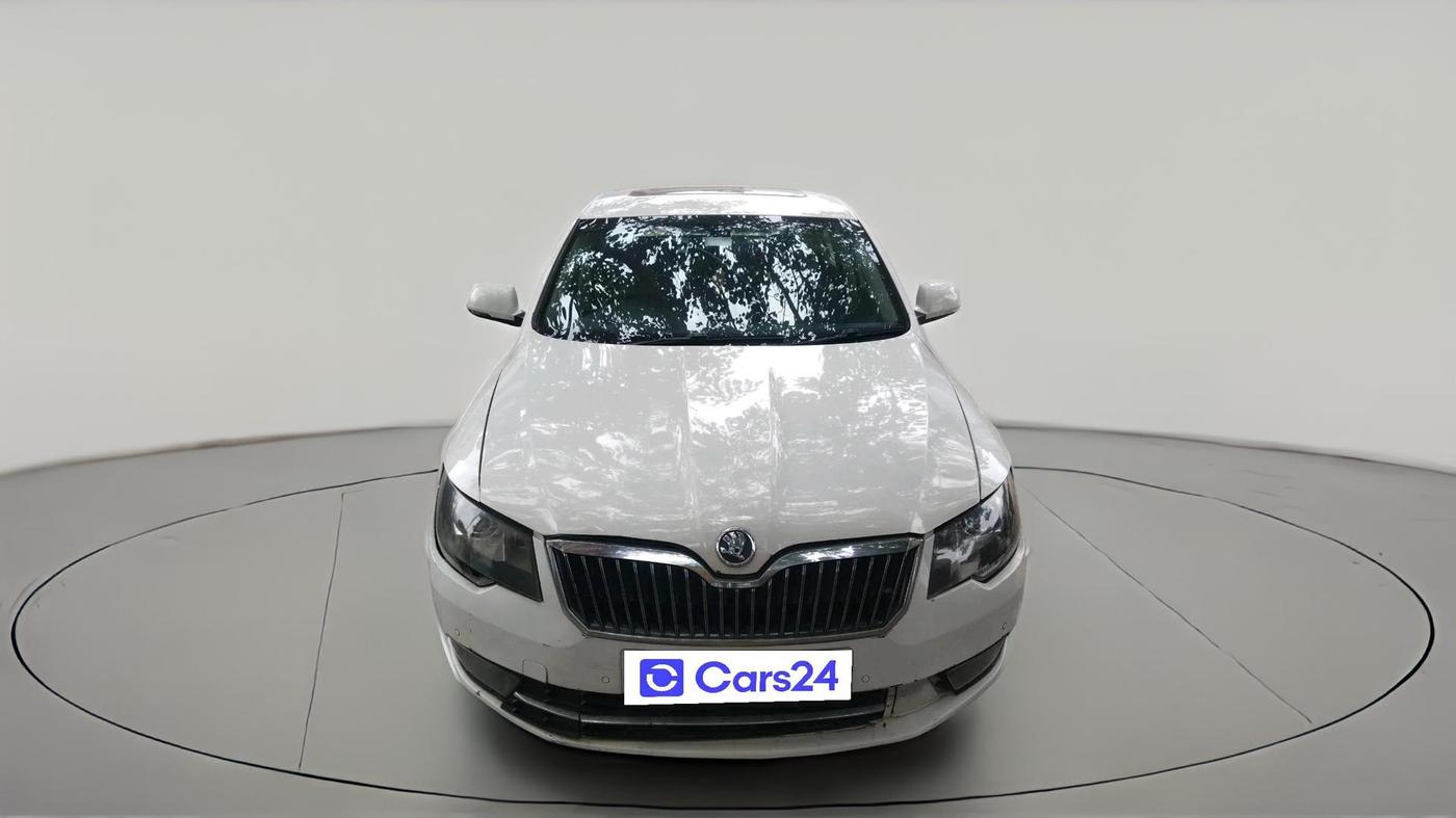 2015 Skoda Superb ELEGANCE 2.0 TDI CR AT, Diesel, Automatic, 2,28,217 km, exterior