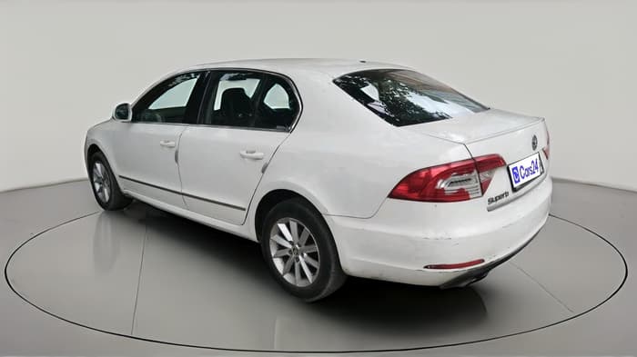 2015 Skoda Superb ELEGANCE 2.0 TDI CR AT, Diesel, Automatic, 2,28,217 km, exterior