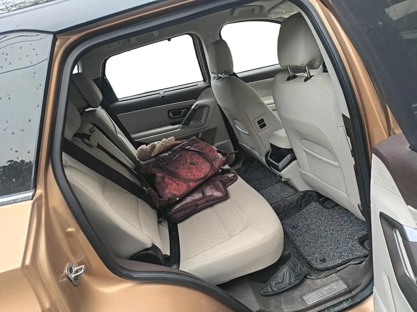 2024 Tata Safari ACCOMPLISHED PLUS DUAL TONE AT, Diesel, Automatic, 31,039 km, interior