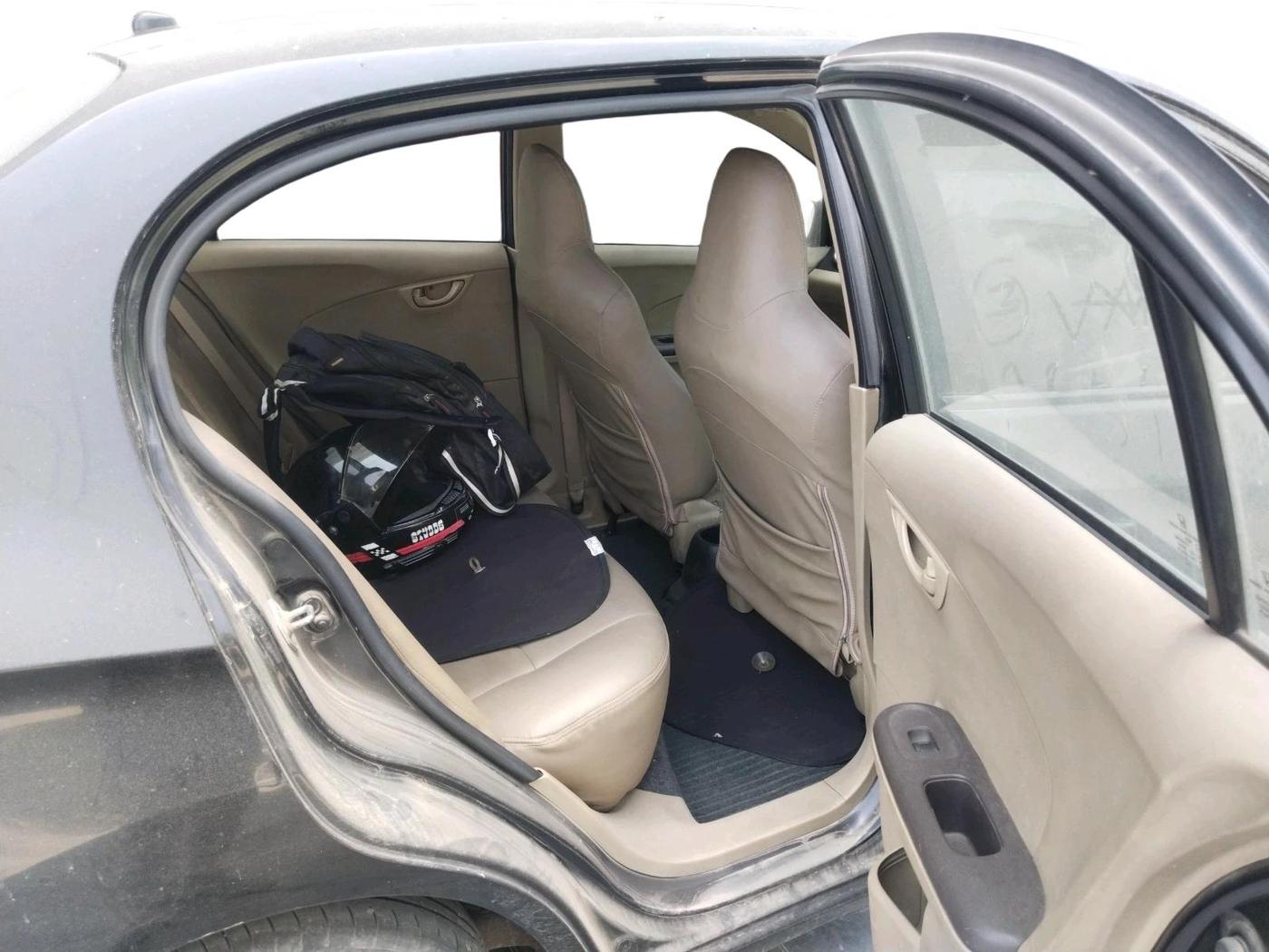 2013 Honda Amaze 1.5L I-DTEC S, Diesel, Manual, 75,300 km, interior
