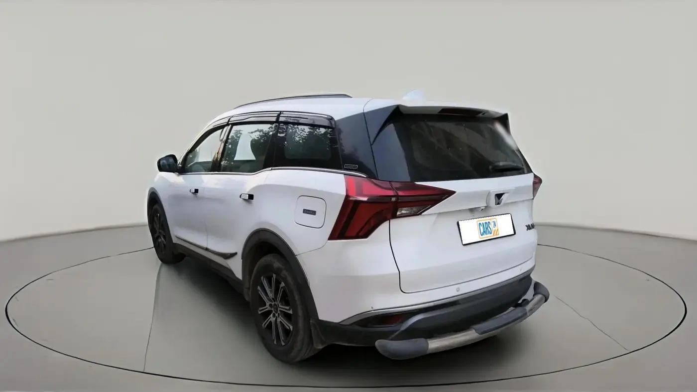 2025 Mahindra XUV700 AX 7 LUXURY D AT 7 STR, Diesel, Automatic, 39,078 km, exterior