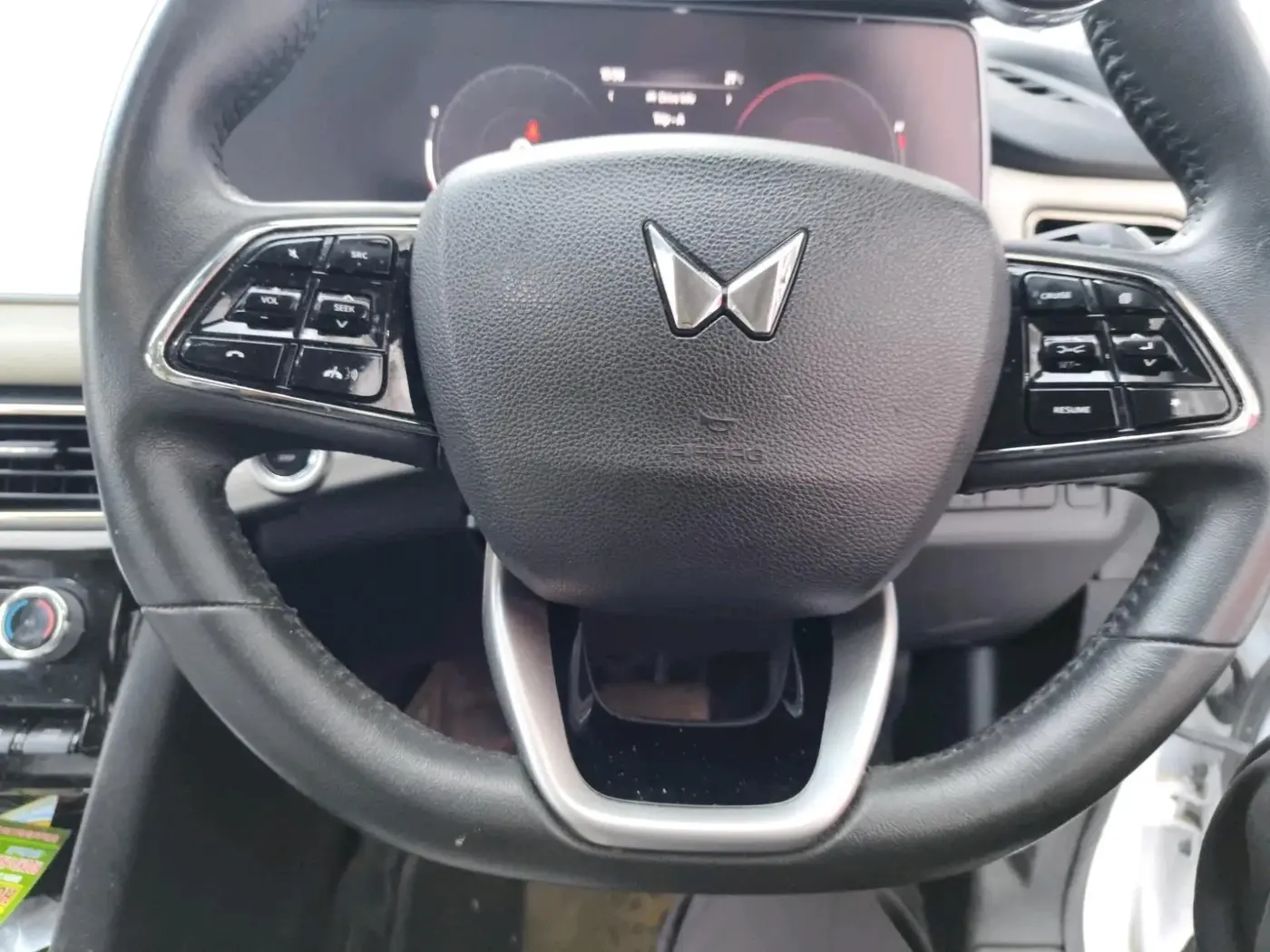 2025 Mahindra XUV700 AX 7 LUXURY D AT 7 STR, Diesel, Automatic, 39,078 km, interior