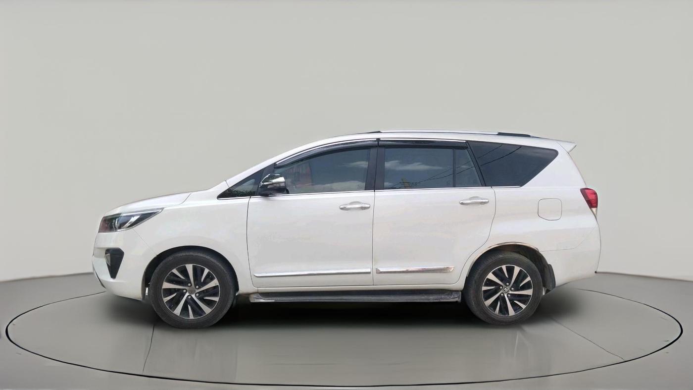 2022 Toyota Innova Crysta 2.4 ZX 7 STR, Diesel, Manual, 1,53,315 km, exterior