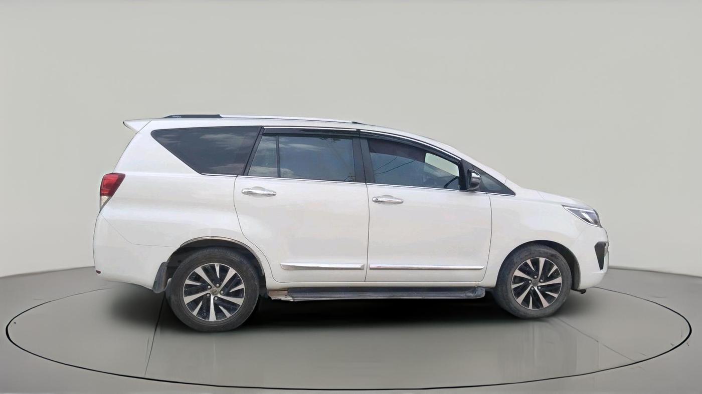 2022 Toyota Innova Crysta 2.4 ZX 7 STR, Diesel, Manual, 1,53,315 km, exterior