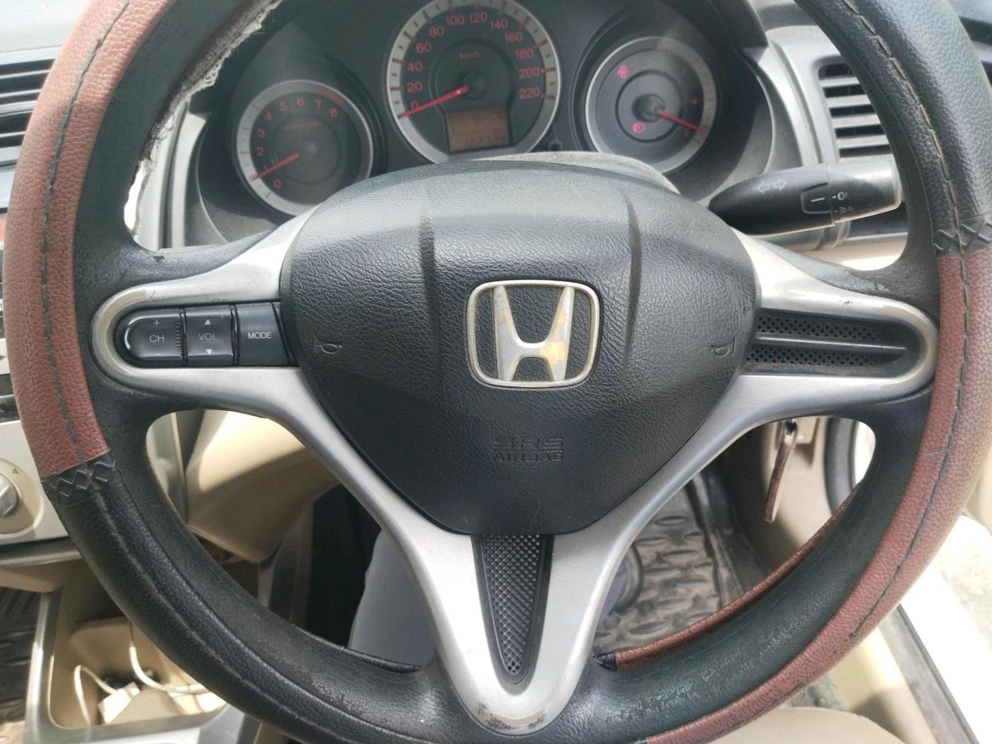 2011 Honda City 1.5L I-VTEC S MT, Petrol, Manual, 1,22,729 km, interior