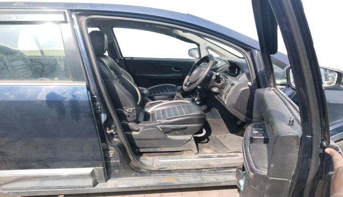 2017 Tata Hexa XM 4X2 7 STR, Diesel, Manual, 72,694 km, interior