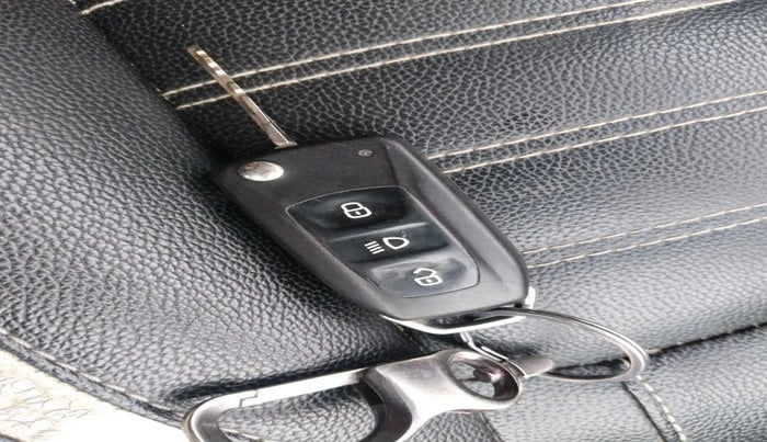 2017 Tata Hexa XM 4X2 7 STR, Diesel, Manual, 72,694 km, interior