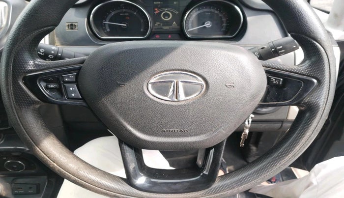 2017 Tata Hexa XM 4X2 7 STR, Diesel, Manual, 72,694 km, interior