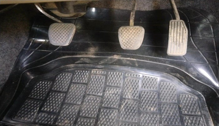 2016 Honda Amaze 1.2L I-VTEC S, CNG, Manual, 1,33,418 km, interior