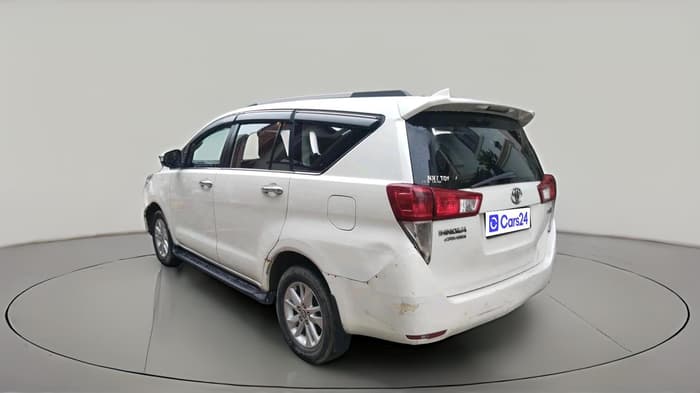 2017 Toyota Innova Crysta 2.4 VX 7 STR, Diesel, Manual, 2,67,679 km, exterior