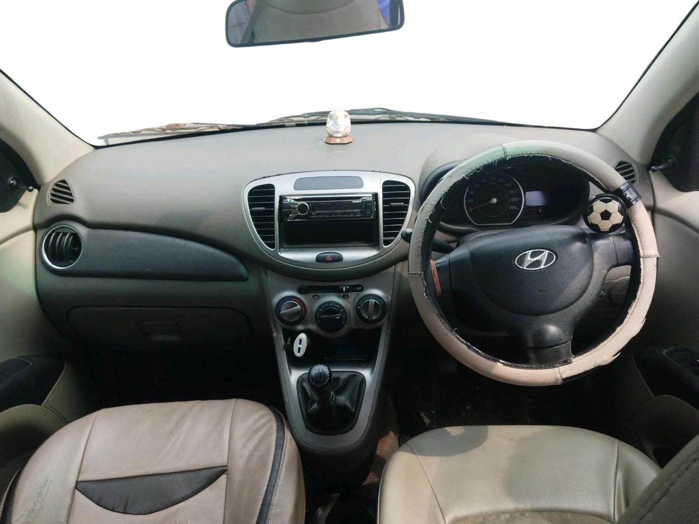 2012 Hyundai i10 MAGNA 1.1, Petrol, Manual, 76,102 km, interior