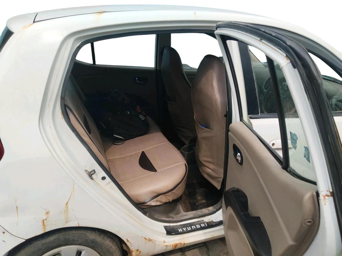 2012 Hyundai i10 MAGNA 1.1, Petrol, Manual, 76,102 km, interior