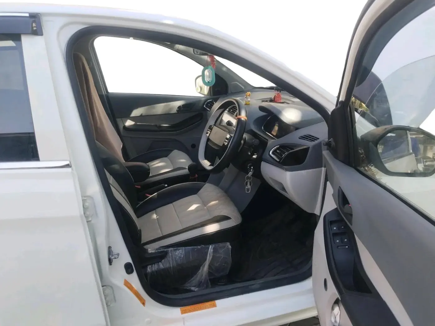2025 Tata Tiago XE CNG, CNG, Manual, 4,220 km, interior