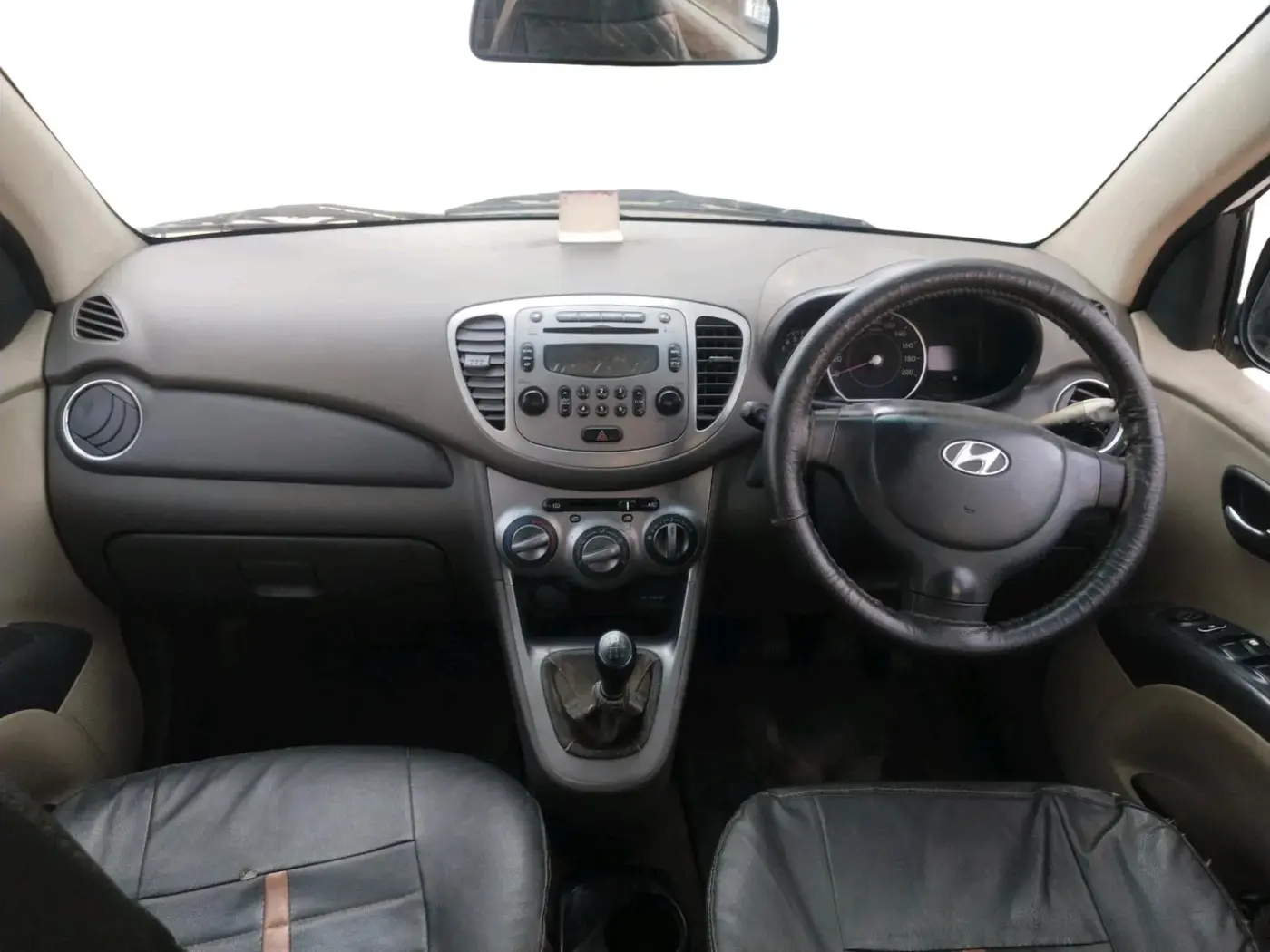 2011 Hyundai i10 SPORTZ 1.2, Petrol, Manual, 1,57,419 km, interior