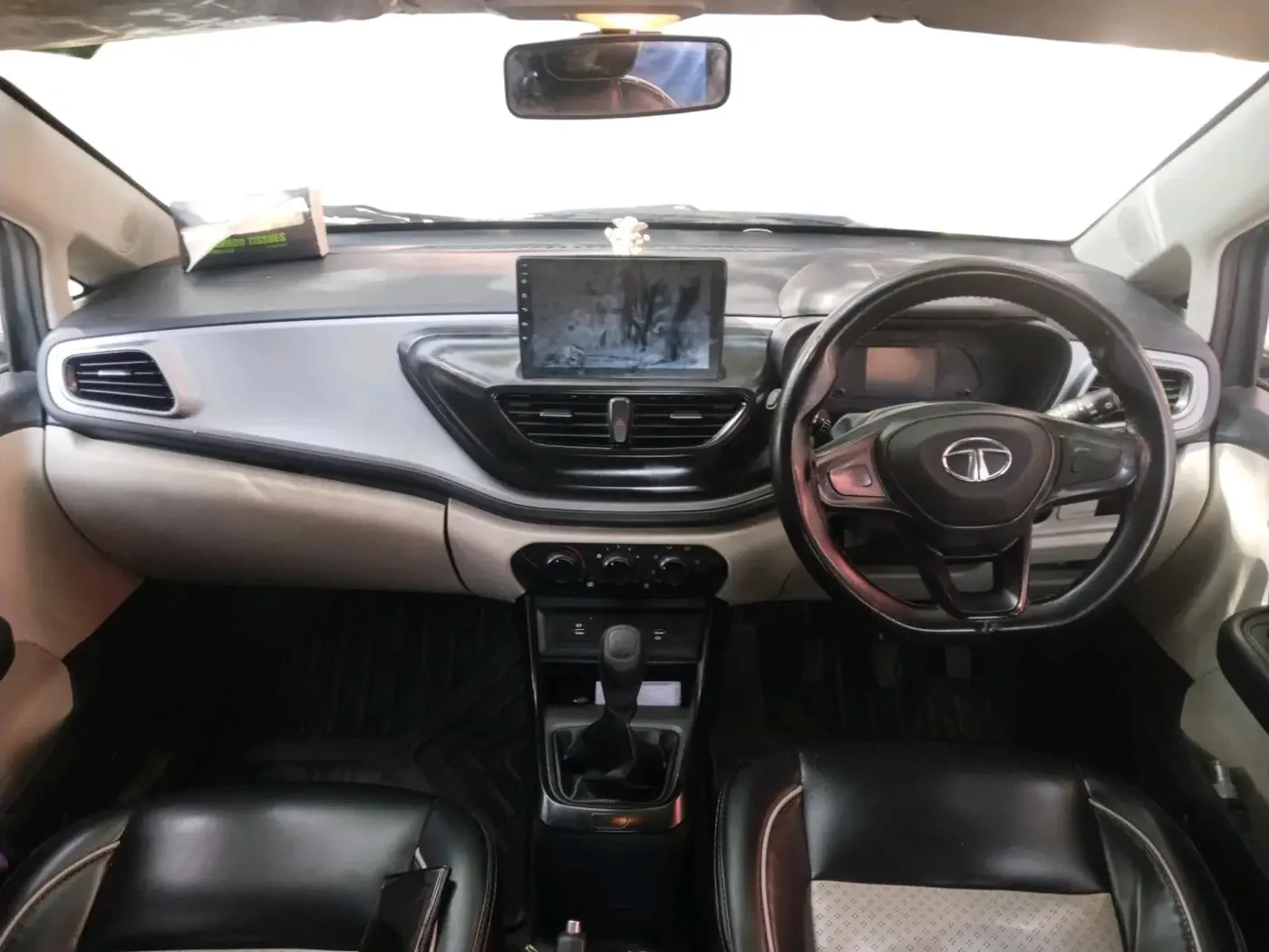 2023 Tata ALTROZ XE CNG, CNG, Manual, 50,843 km, interior