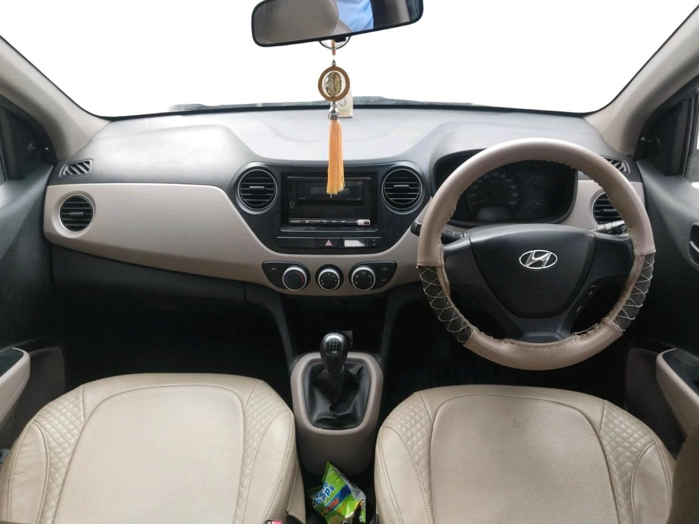 2015 Hyundai Xcent BASE 1.2, Petrol, Manual, 33,657 km, interior