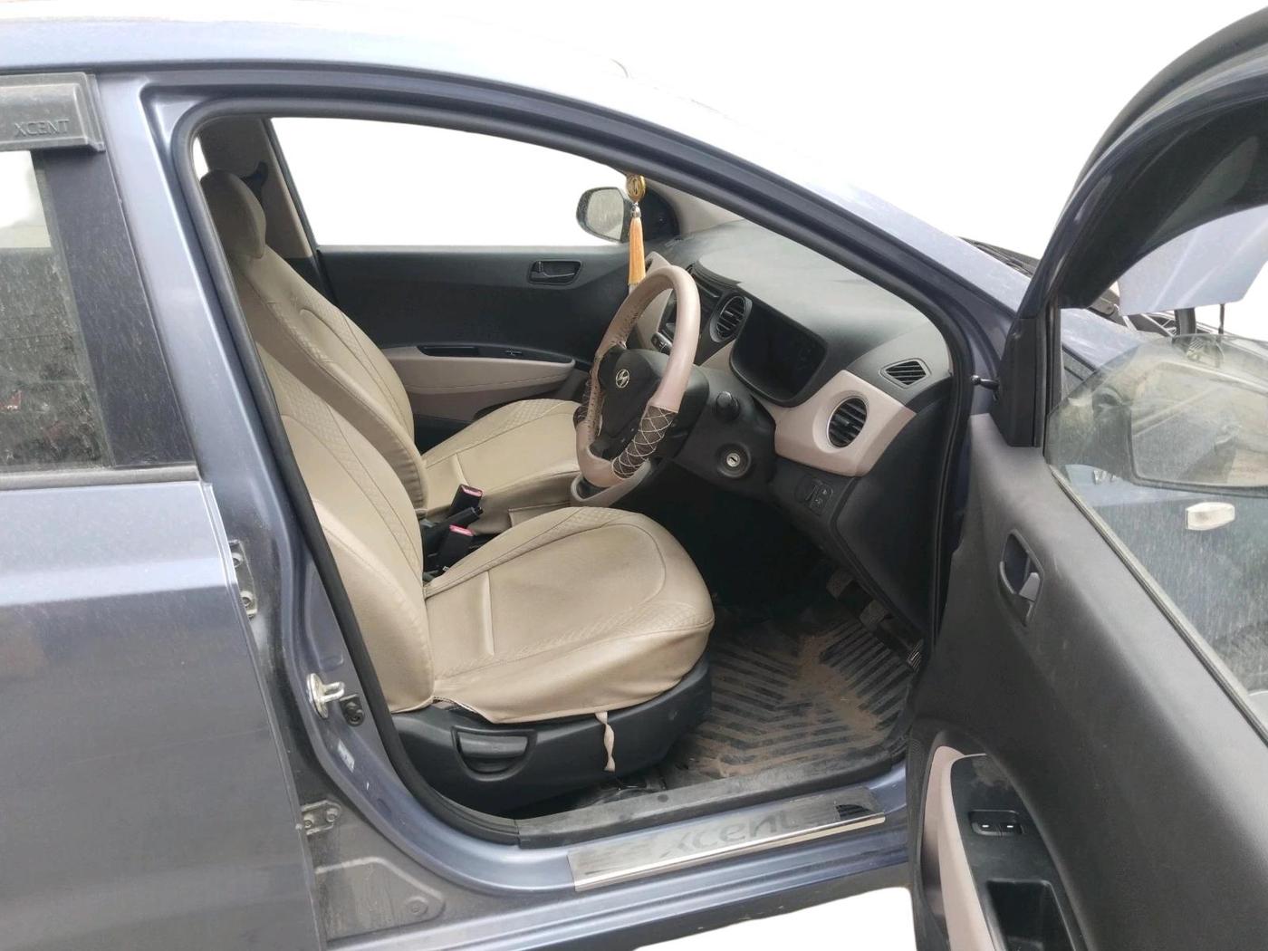 2015 Hyundai Xcent BASE 1.2, Petrol, Manual, 33,657 km, interior