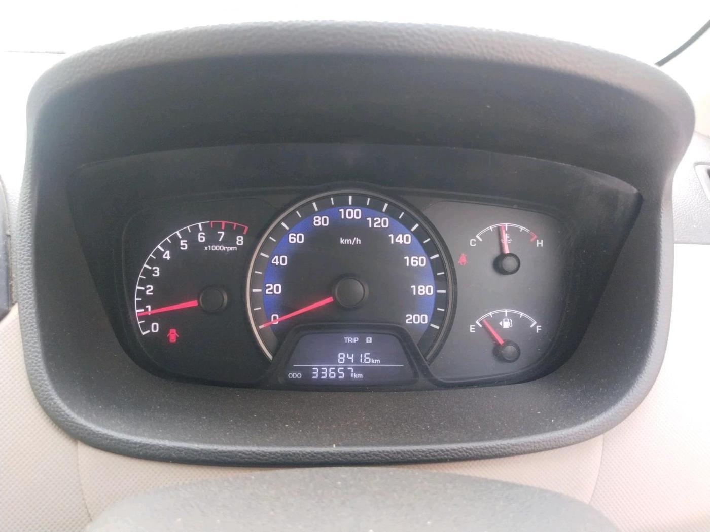 2015 Hyundai Xcent BASE 1.2, Petrol, Manual, 33,657 km, interior