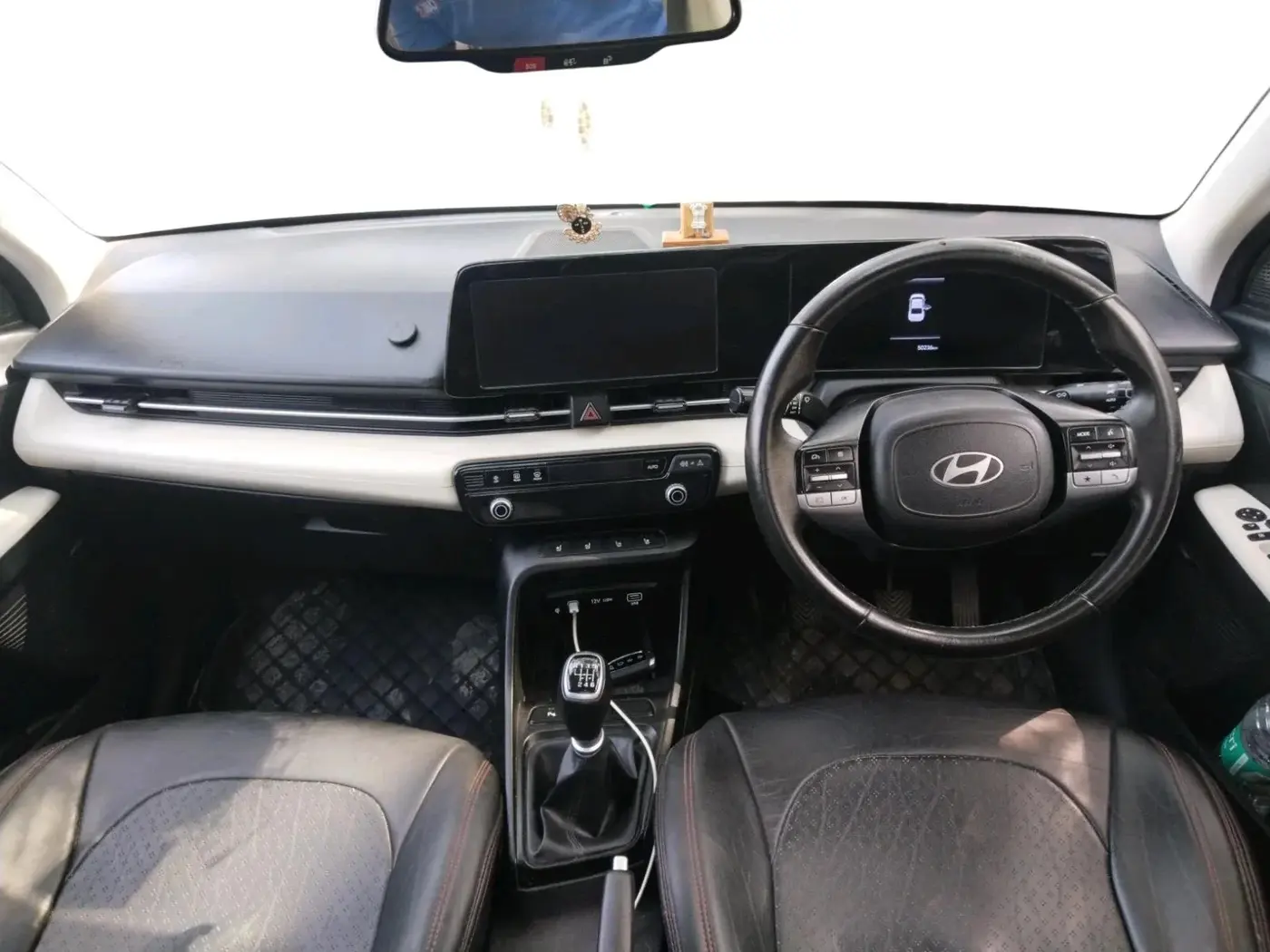 2023 Hyundai Verna SX (O)1.5 VTVT, Petrol, Manual, 50,236 km, interior