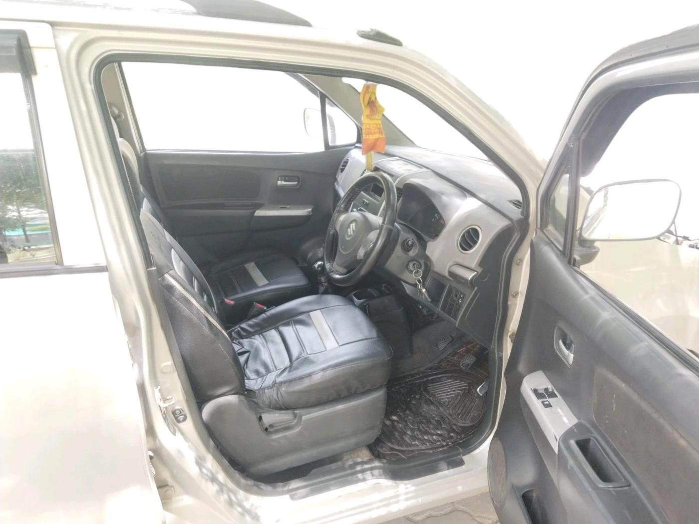 2012 Maruti Wagon R 1.0 LXI, Petrol, Manual, 1,72,917 km, interior
