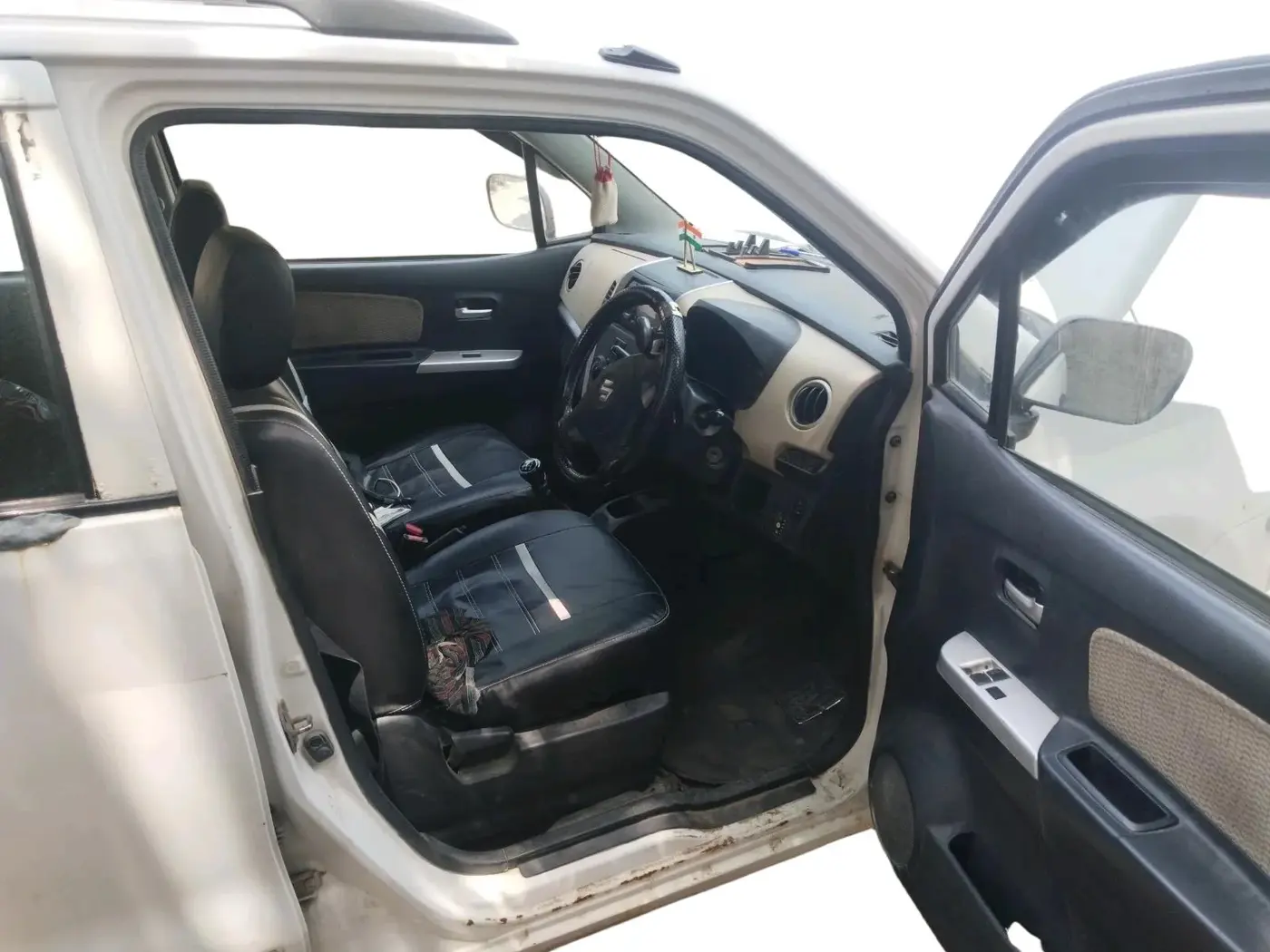 2017 Maruti Wagon R 1.0 LXI CNG, CNG, Manual, 1,08,493 km, interior