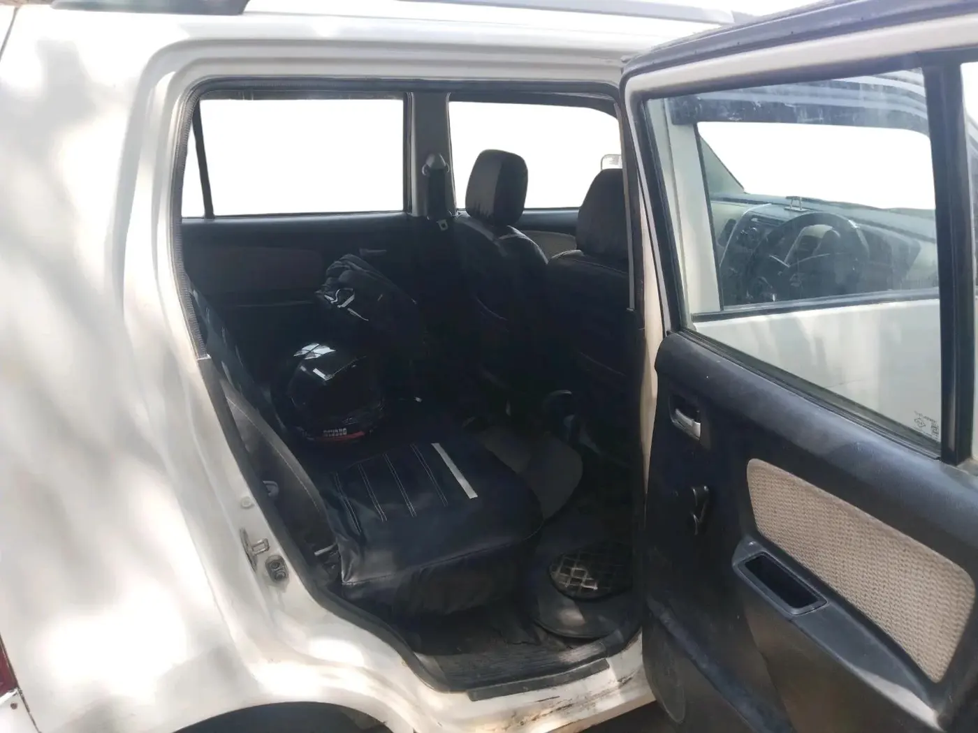 2017 Maruti Wagon R 1.0 LXI CNG, CNG, Manual, 1,08,493 km, interior