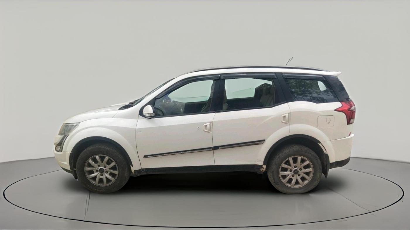 2018 Mahindra XUV500 W9, Diesel, Manual, 1,51,105 km, exterior