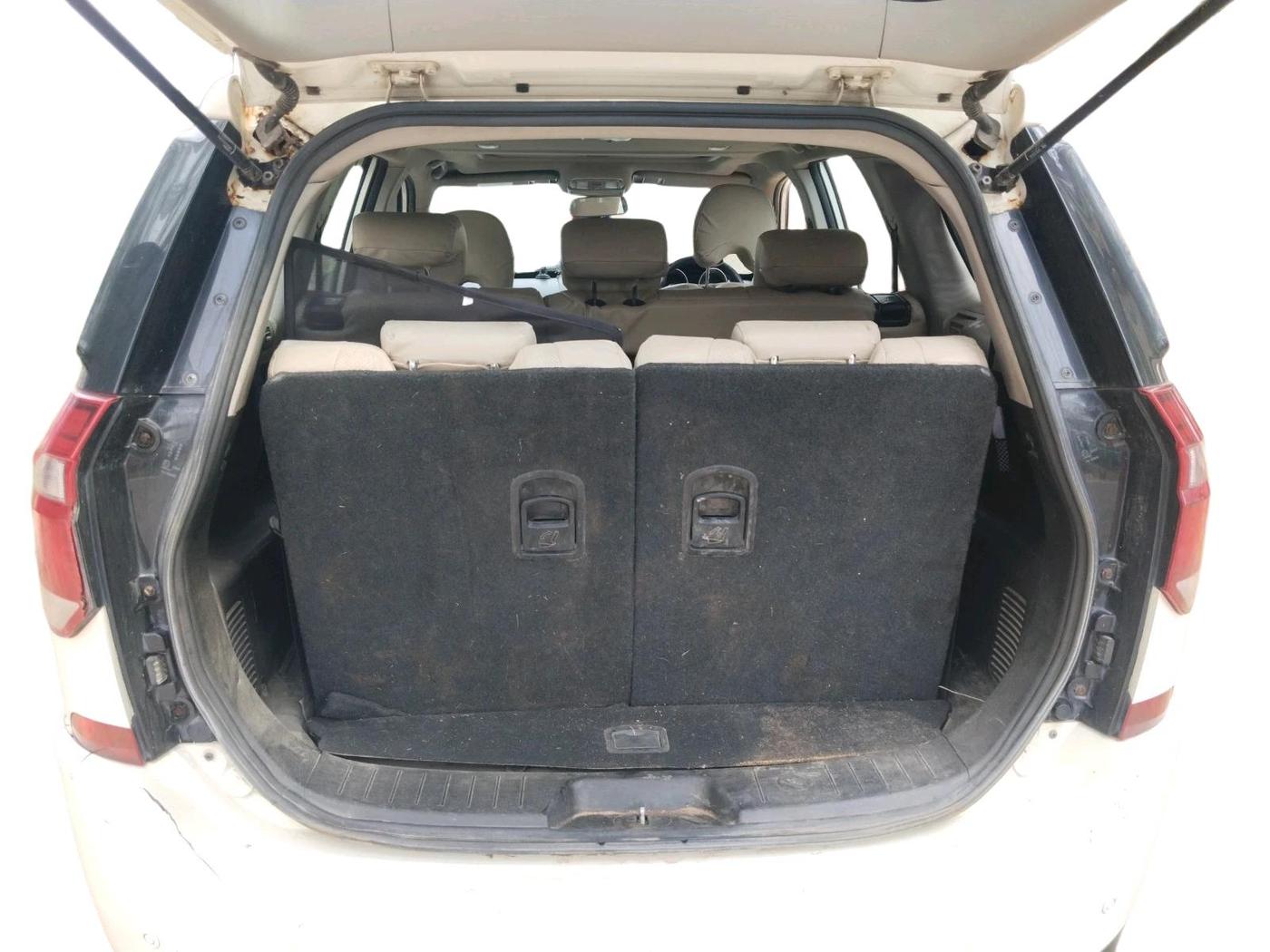 2018 Mahindra XUV500 W9, Diesel, Manual, 1,51,105 km, exterior