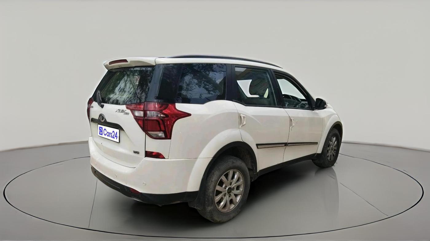 2018 Mahindra XUV500 W9, Diesel, Manual, 1,51,105 km, exterior