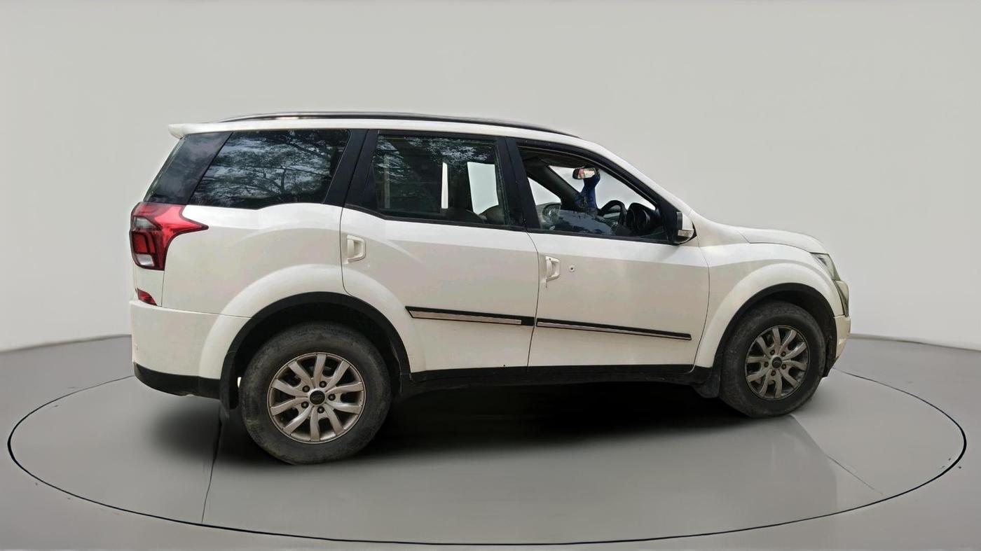 2018 Mahindra XUV500 W9, Diesel, Manual, 1,51,105 km, exterior