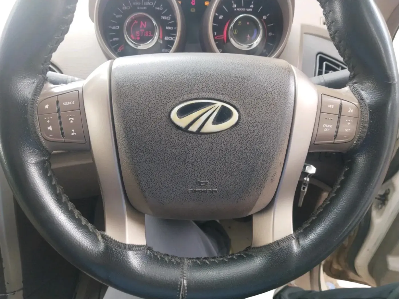 2014 Mahindra XUV500 W8, Diesel, Manual, 1,51,183 km, interior